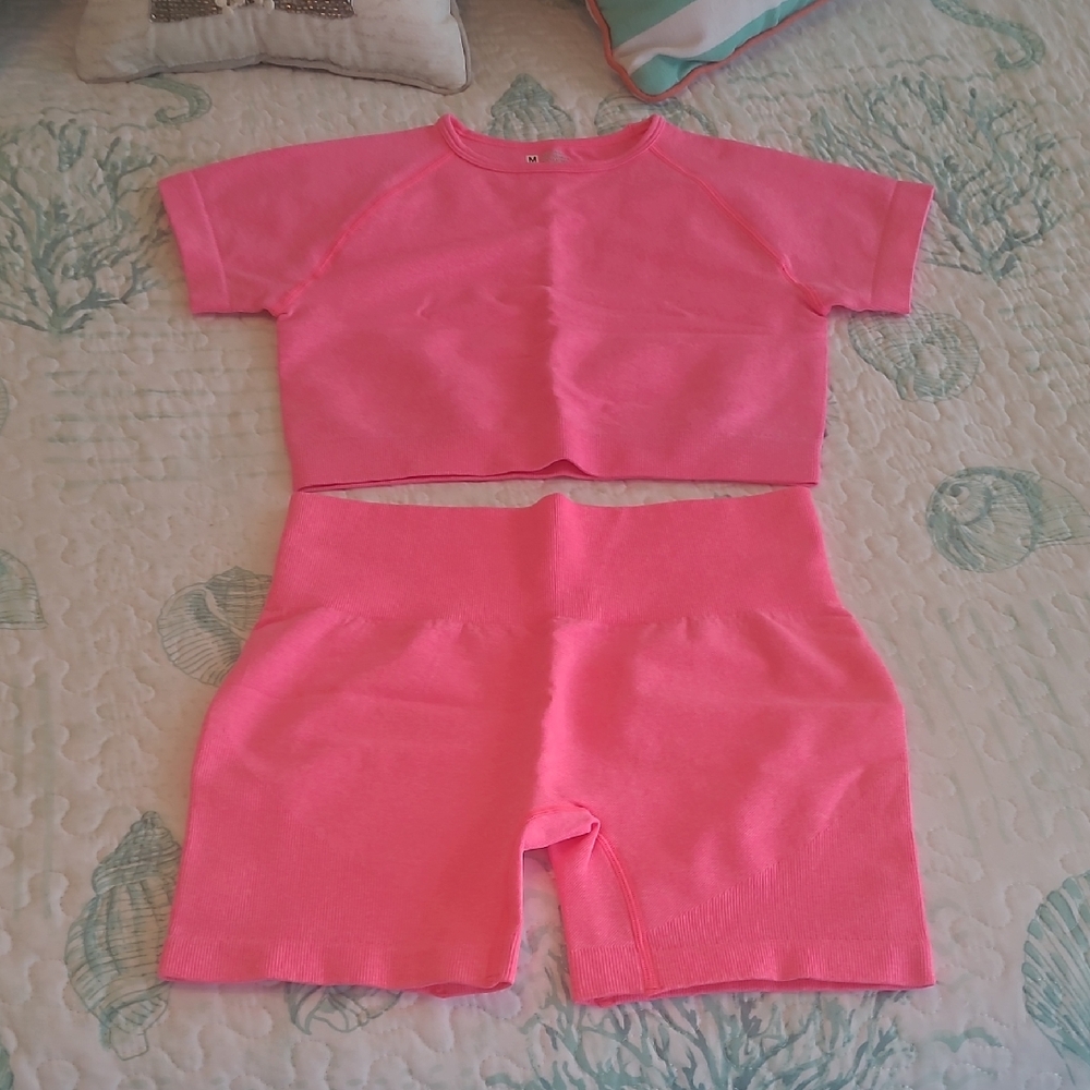 Vibrant Pink Ribbed workout set. NWOT